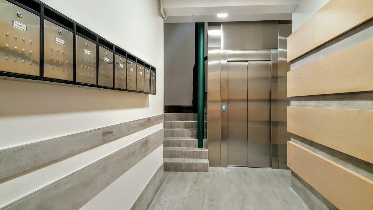 At Compania 100 M2 2 Wc Appartement Pamplona Buitenkant foto